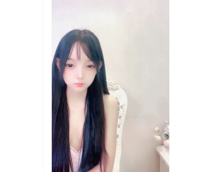 鬼鬼啊_清纯系天花板 粉红的逼直接怼到镜头上 标准的白瘦幼